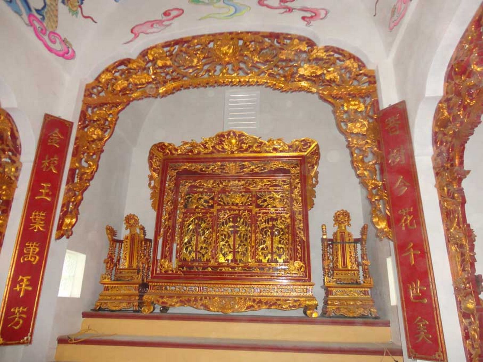 ​Bà Cô, ông Mãnh, bàn thờ và những điều cần biết