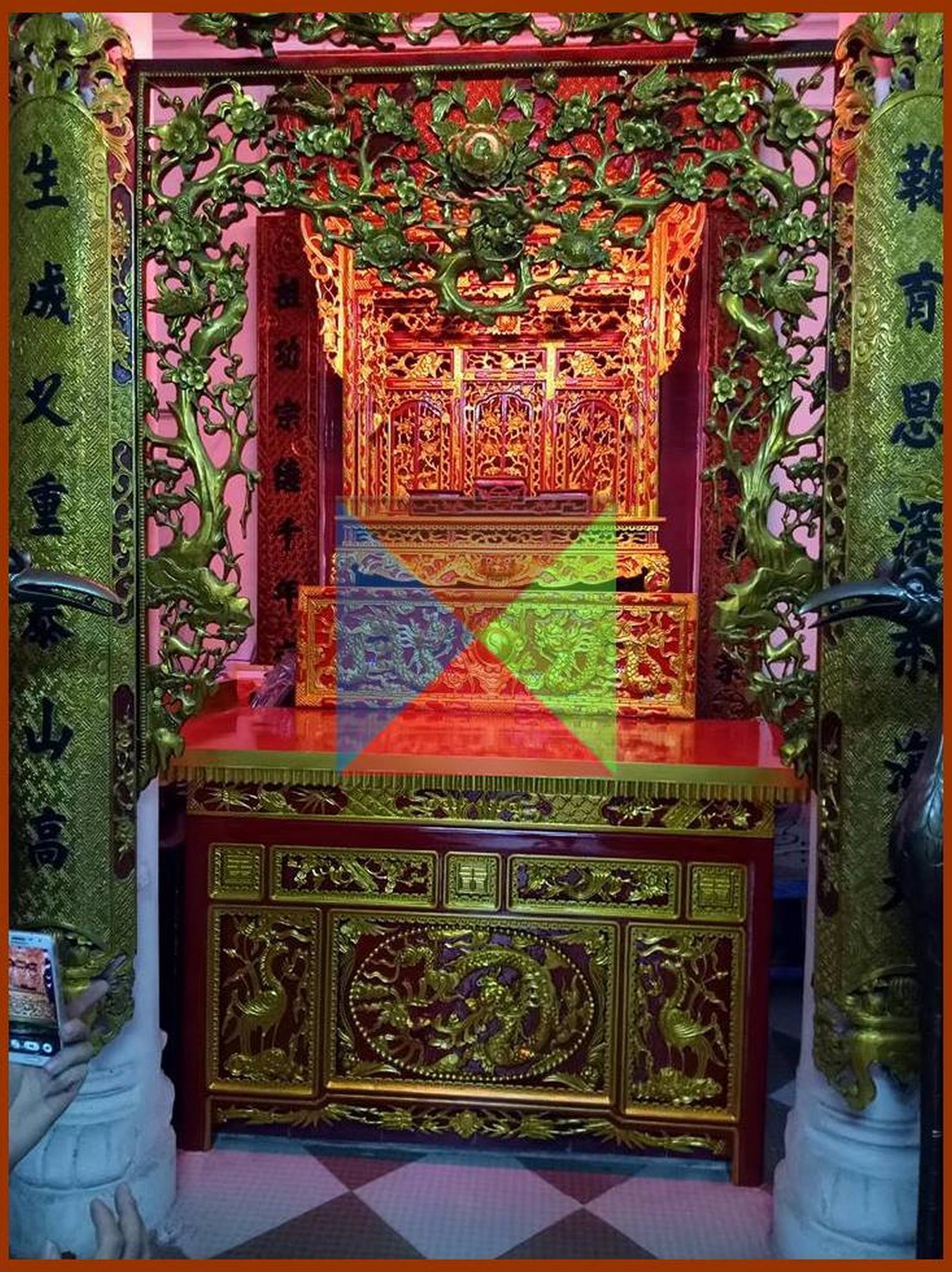 Đồ thờ sơn son truyền thống : Trang trí ban thờ tổ tiên tại gia đình