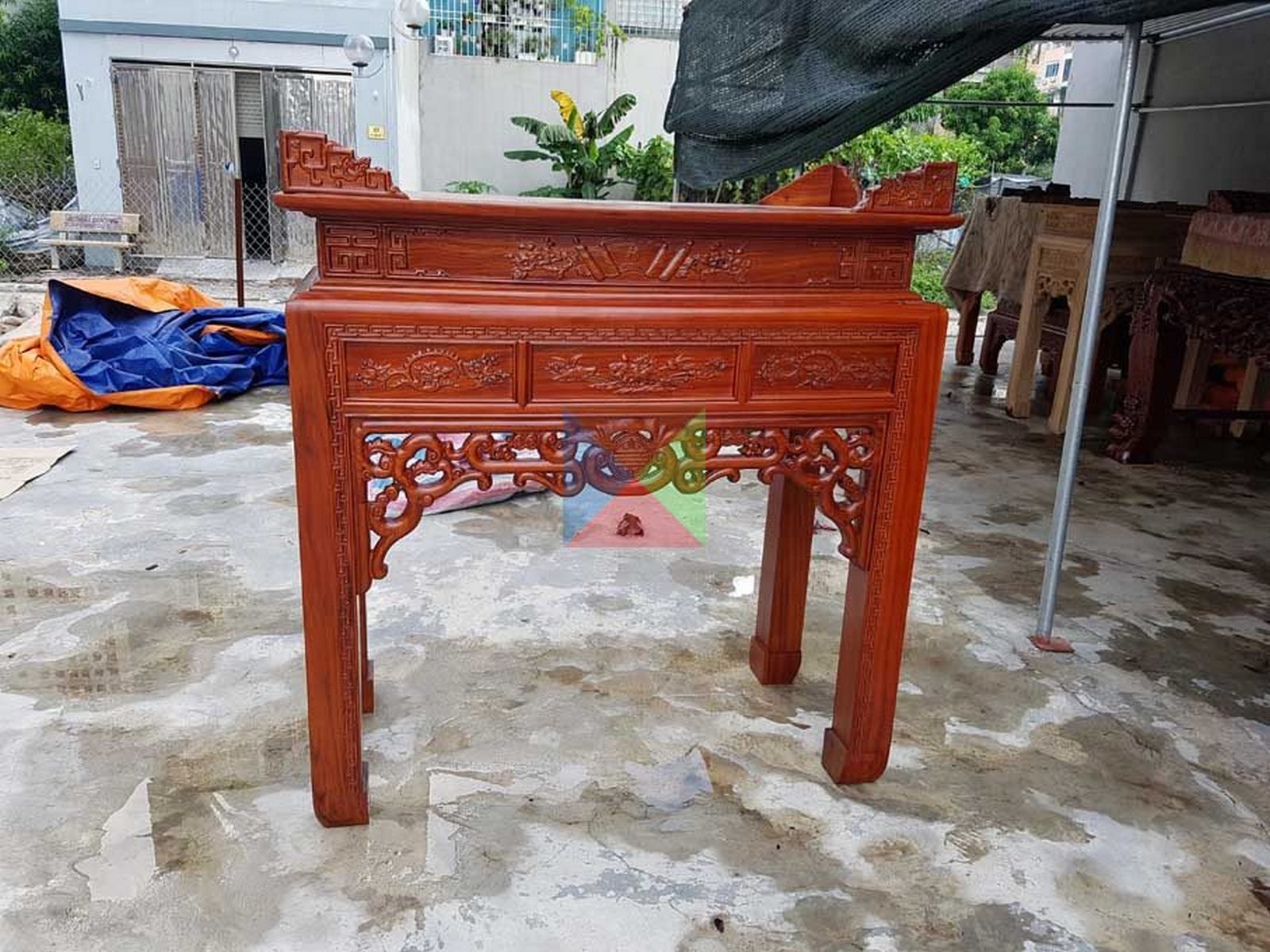 Bàn thờ án gian