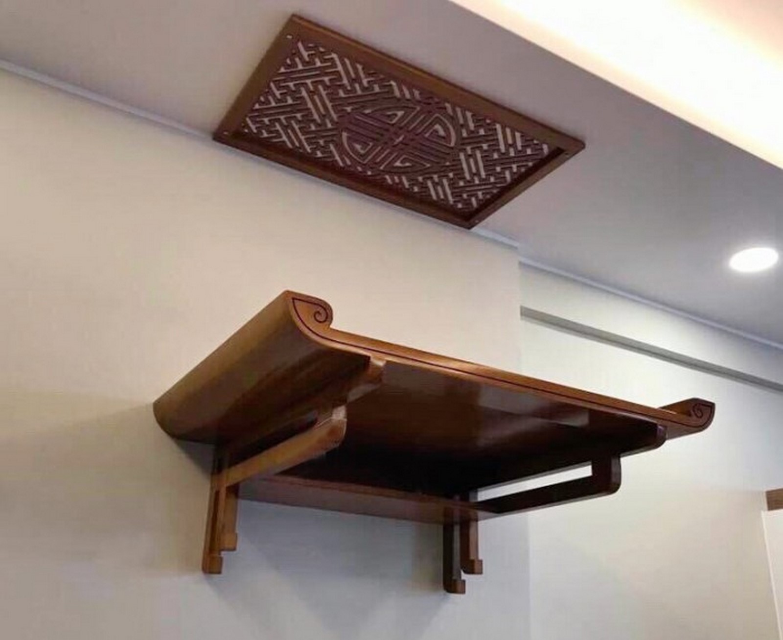 bàn thờ treo tường và những điều cần chú ý nhà ở chung cư