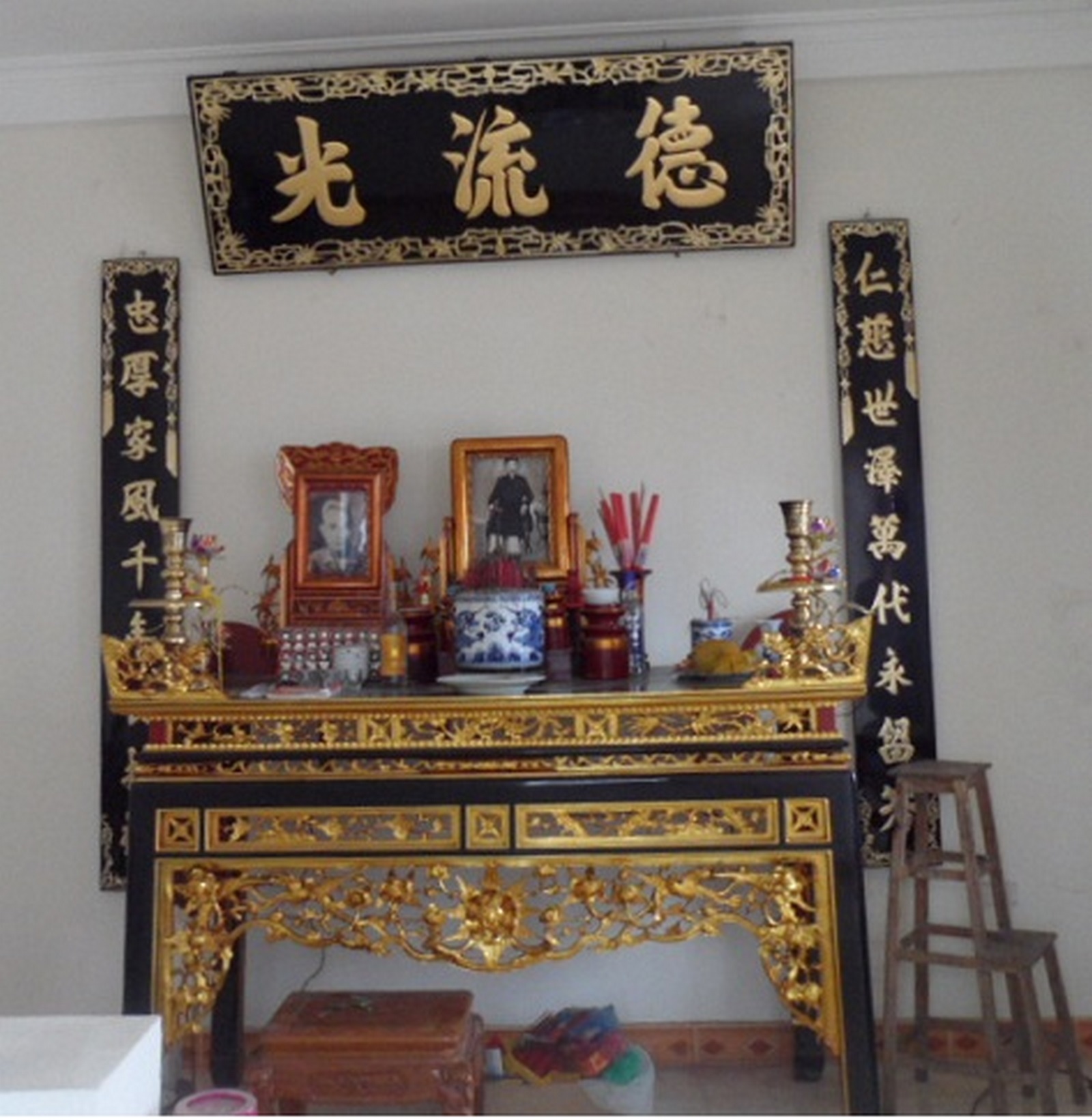 NHỮNG ĐIỀU CẦN CHÚ Ý KHI LAU DỌN BÀN THỜ