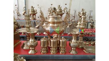 Bộ Đồ Thờ Bằng Đồng Và Sự Giao Hòa Giữa Uy Nghi Và Phong Thủy Tâm Linh