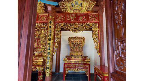 Cách bảo quản hoành phi câu đối gỗ luôn bền đẹp với thời gian