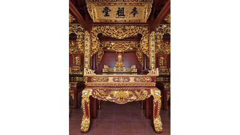 Sự Khác Biệt Mang Tính Tâm Linh Giữa Hoành Phi Và Cuốn Thư Chữ Hán