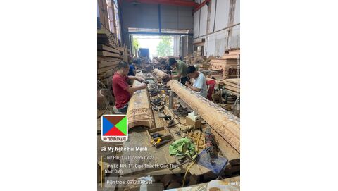 Nghệ thuật chạm khắc trên đồ thờ trong văn hóa Việt Nam