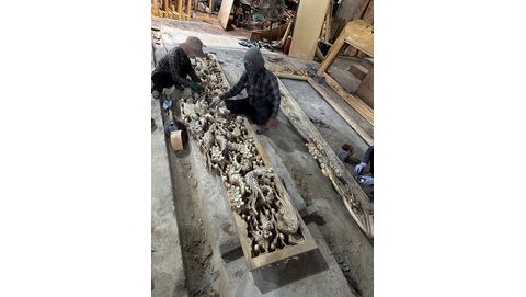 Quy Trình Chế Tác Cửa Võng Thủ Công Từ Bàn Tay Nghệ Nhân Làng Nghề Mộc